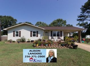 135 Greenvale Dr, Oxford, AL 36203