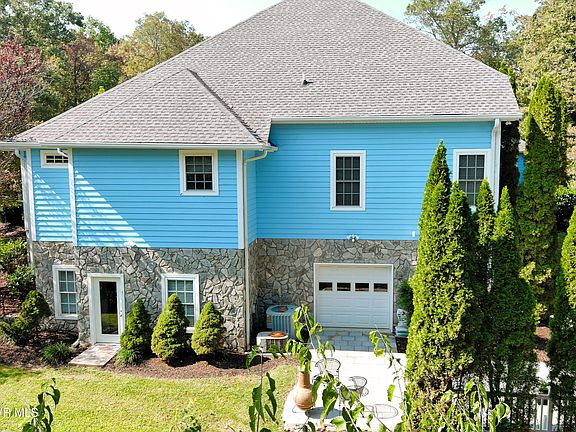5th image of 105 Mountain River Dr