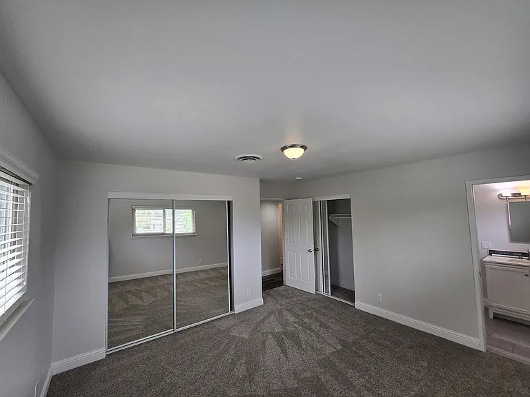 7990 Glenbar Way — Photo 10