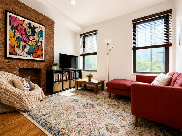724 Franklin Avenue image 1 of 8