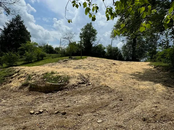 526 Balmoral Rd, Middlesboro, KY 40965