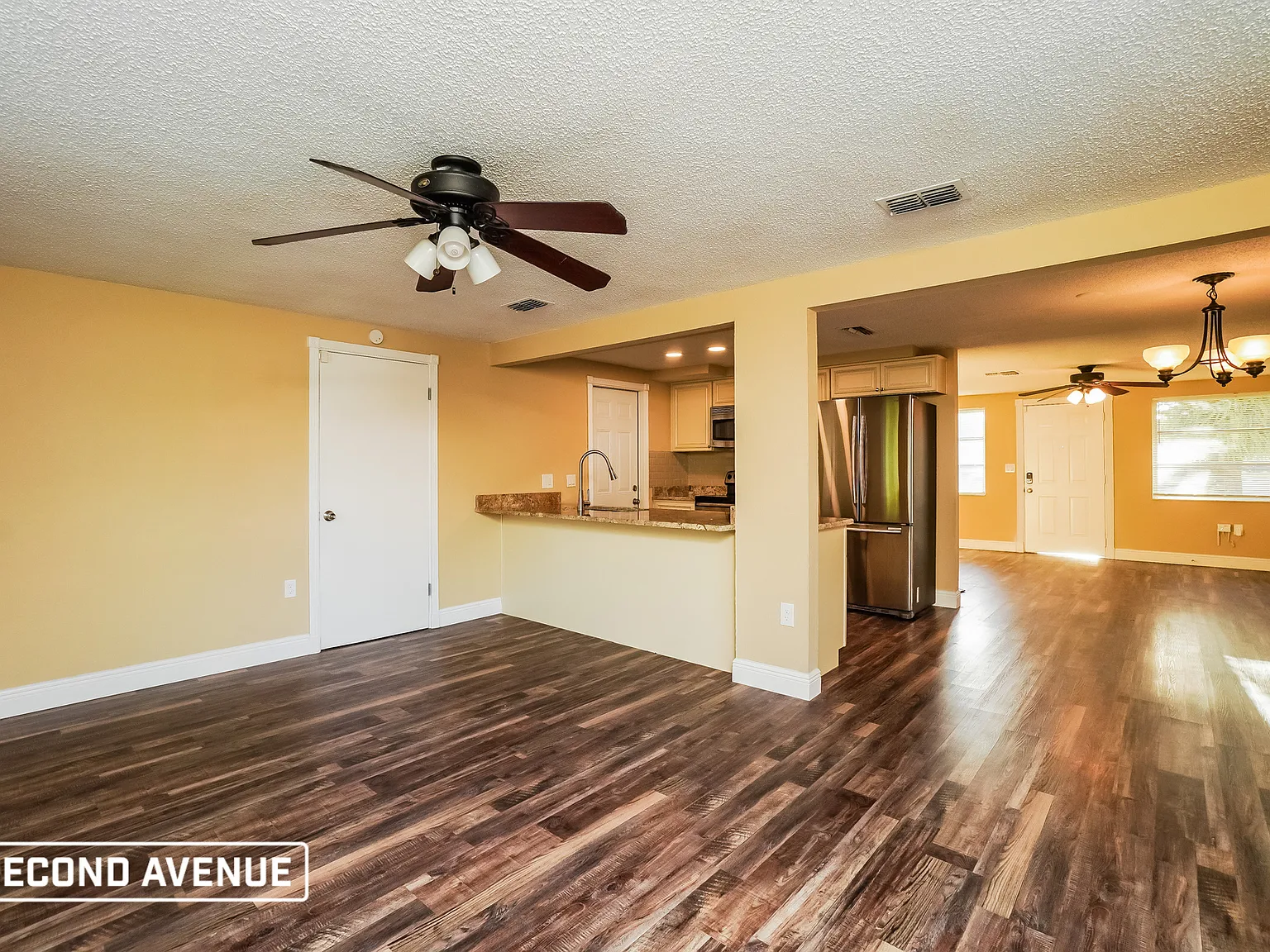 3 bed, 2.0 bath, 1284 sqft, $1,695 — Photo 3