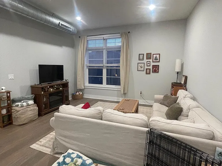 581 Jamestown — Photo 22