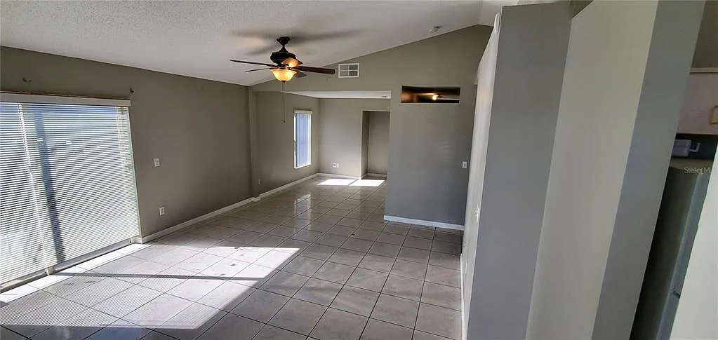 3 bed, 2.0 bath, 1263 sqft, $1,850 — Photo 2