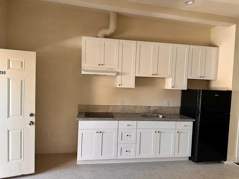 1300 Bissell Ave #1 — Photo 4