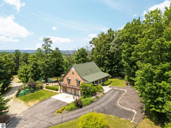 5265 Bates Rd, Williamsburg, MI 49690