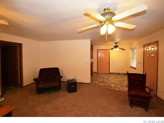 2nd image of 706 E Tejon Ave