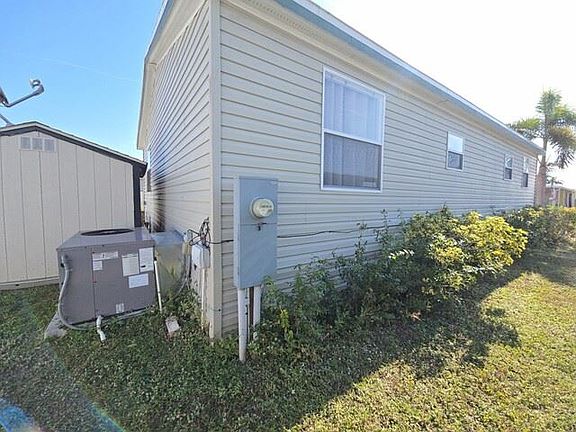 3rd image of 2505 E Bay Dr #76