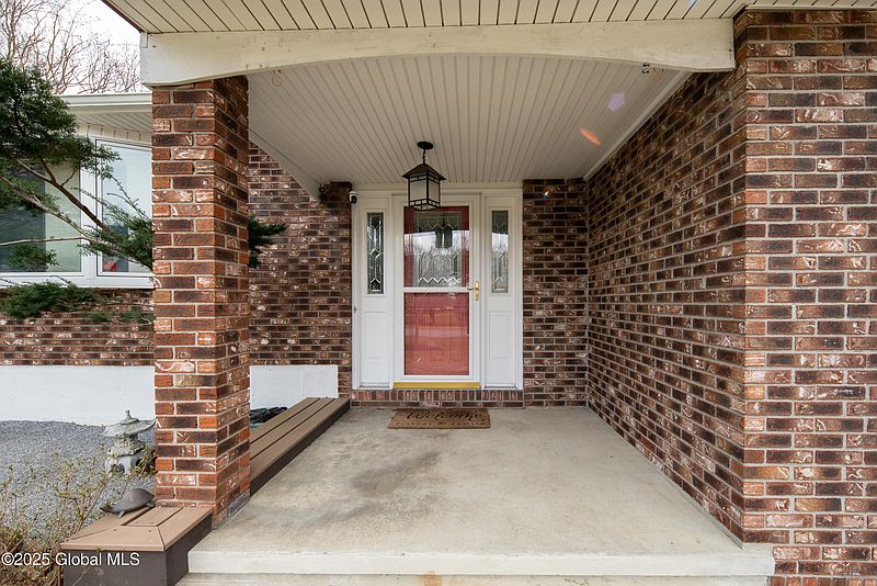 2nd image of 46 Wiltshire Way