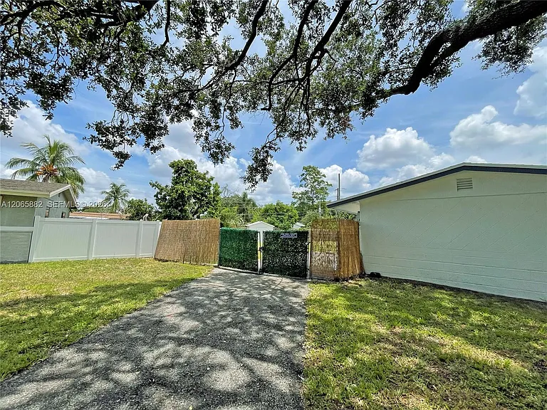 1606 NW 12th Ave — Photo 62