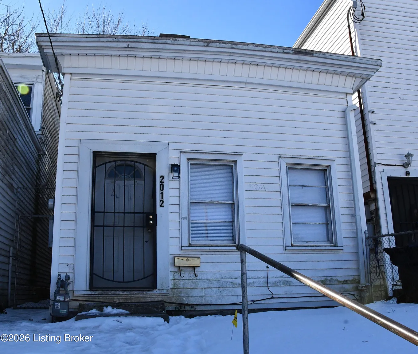 2012 W Main St photo 1