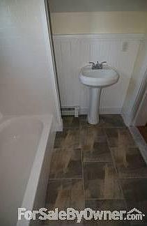 Master Bedroom
						:
						Original hardwood floors, nice natural light, walk in closet, tons of storage!