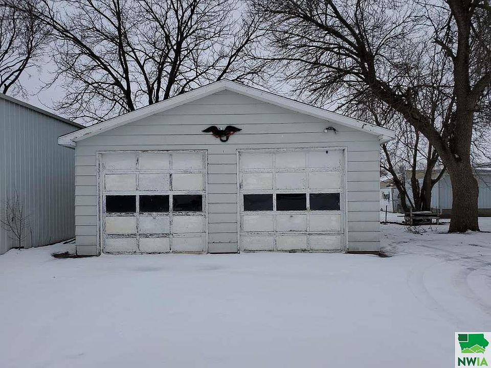2nd image of 614 W 14th St