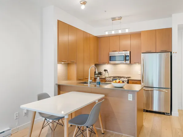 215 Brookes St #109, New Westminster, BC V3M 0G5