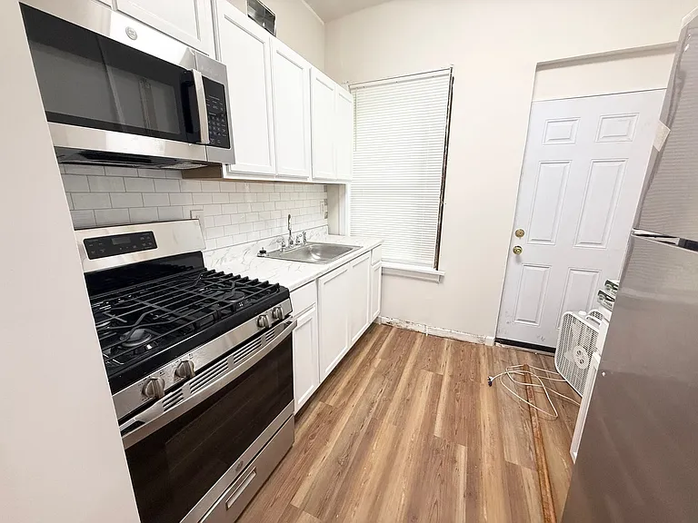2262 N Gratz St — Photo 6