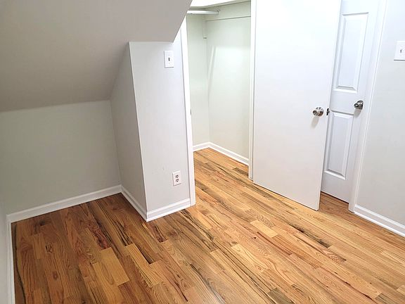 4th image of 1512 N Kildare Ave #1F