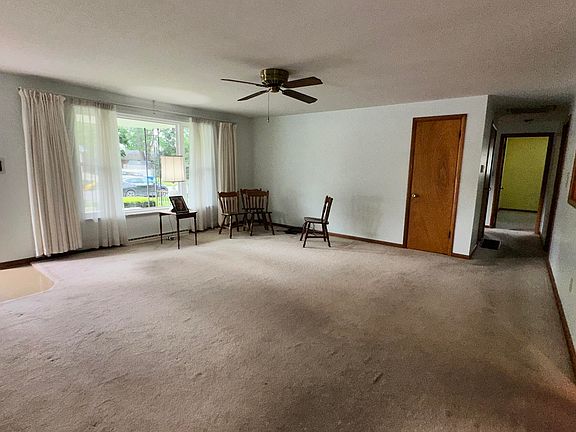 3rd image of 444 Ontario Ave