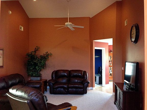 3rd image of 111 Twin Oaks Dr