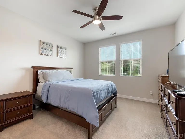 8753 Boulder Ln — Photo 12
