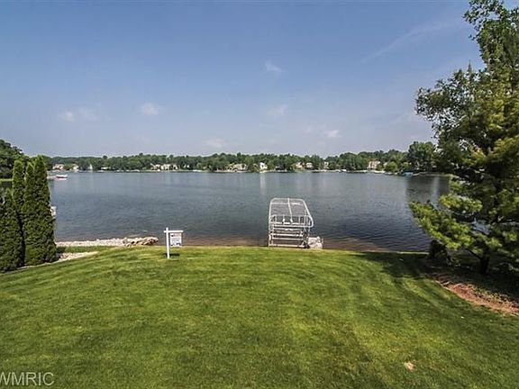 3rd image of 7097 Bonaire Ct NE