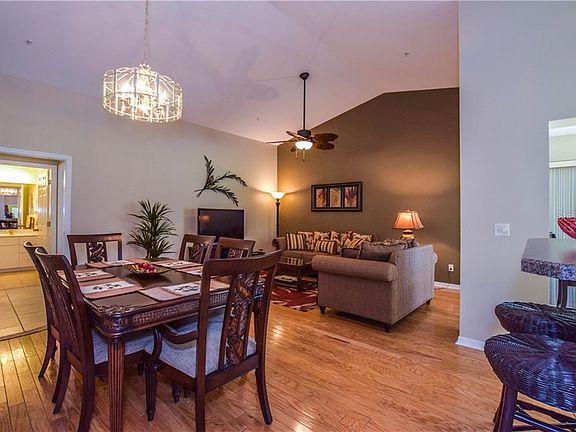 5th image of 809 Montrose Dr Unit 202