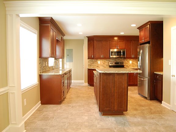 4th image of 1011 Woodland Dr