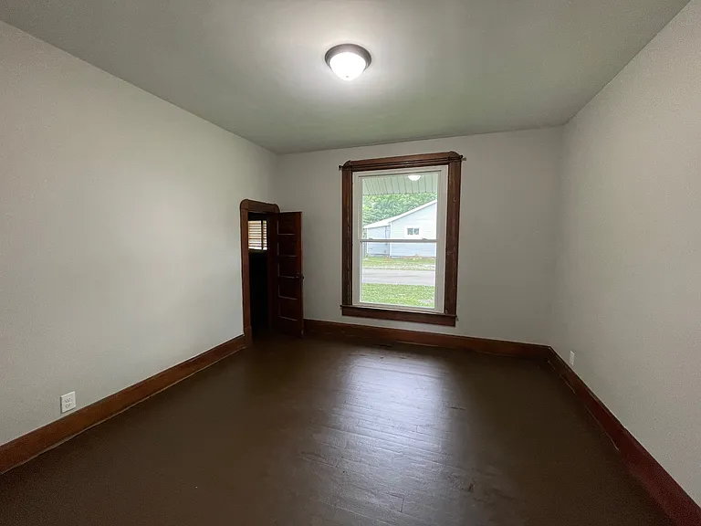 312 S Main St — Photo 8
