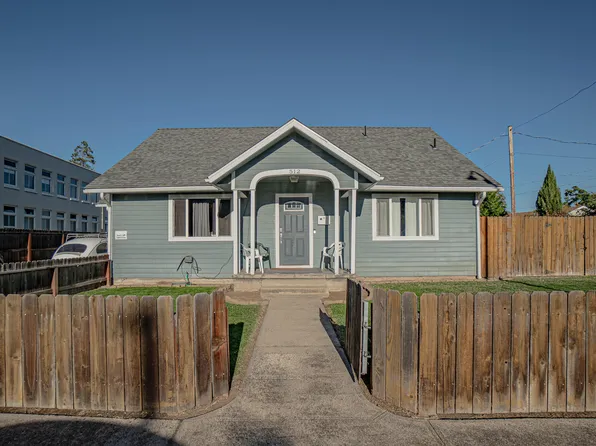 512 N Holly St, Medford, OR 97501