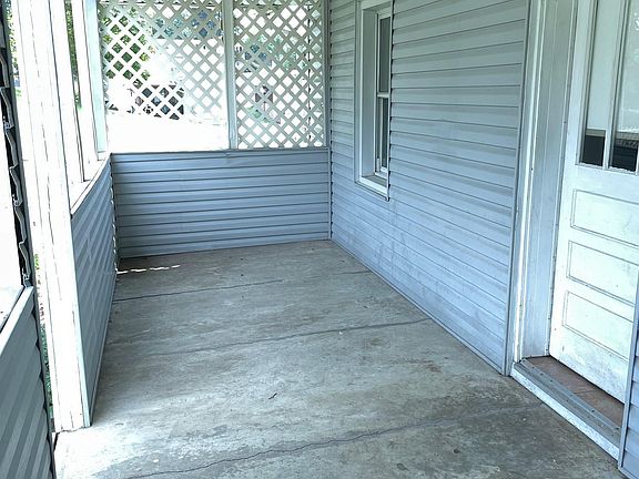 3rd image of 289 Sherwood St