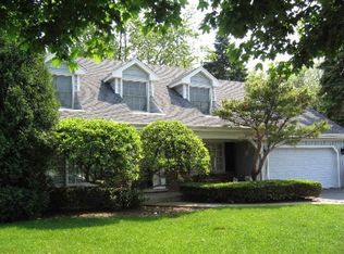 3009 White Pine Dr, Northbrook, IL