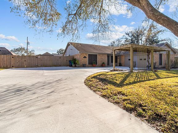 3rd image of 9 Colony Sq