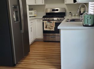 824 N Pasadena Ave, Azusa, CA 91702
