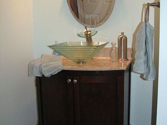 Upscale 1st Floor Bath