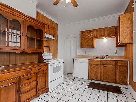 5th image of 629 Oak St