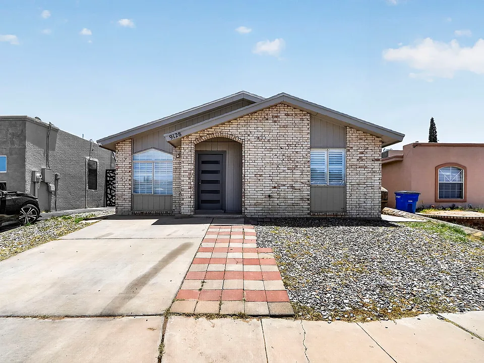 9128 Bur Oak Cir