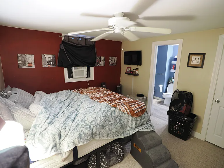 404 W Cork St #4 — Photo 13