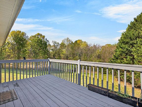 4th image of 531 Everette Butler Dr