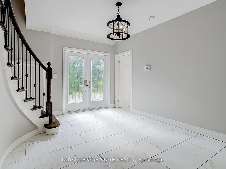 931 Southcote Rd — Photo 30