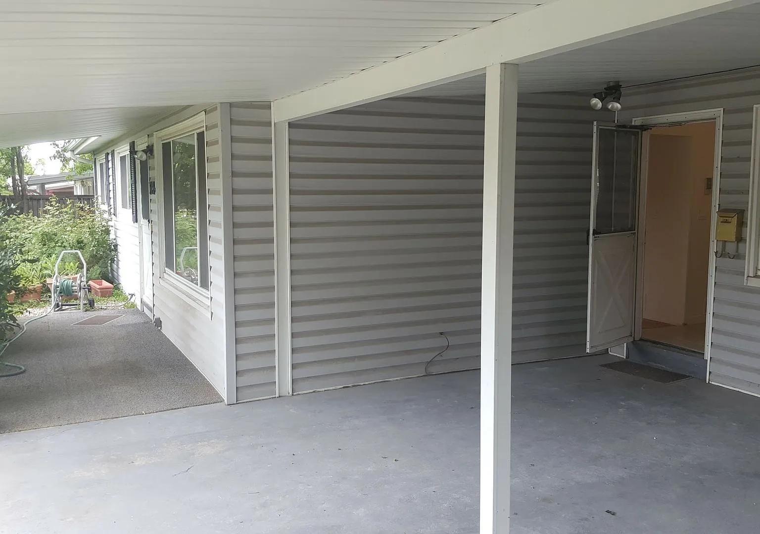 Charming 3-Bedroom Rambler in Bountiful with 2-Car Carport — Photo 4