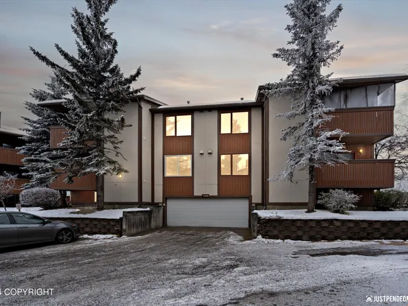 7250 Huntsmen Cir #B, Anchorage, AK 99518