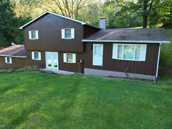 282 Magnolia Rd NW, Dellroy, OH 44620