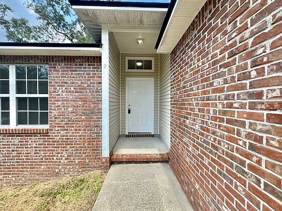2nd image of 9 Coolwater Ln