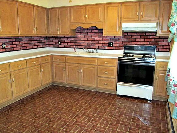 3rd image of 305 Sequoia Dr
