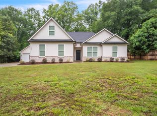 104 Woodland Ln, Williamston, SC 29697