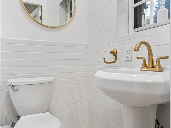 116-33 Union Turnpike image 15 of 40