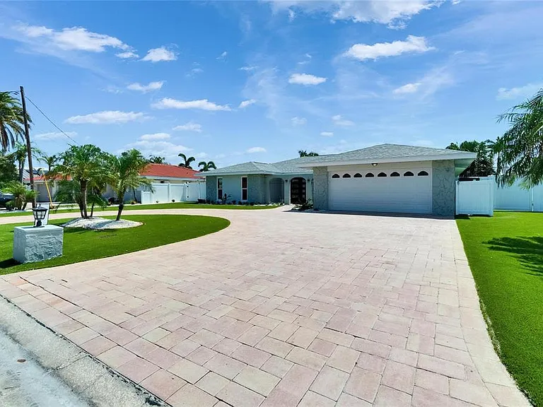 1492 Sea Gull Dr S — Photo 80