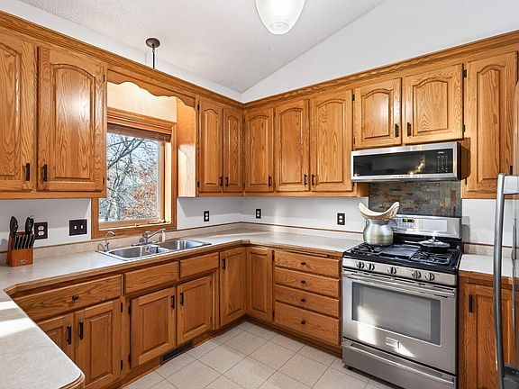 5th image of 6417 Edgemont Blvd