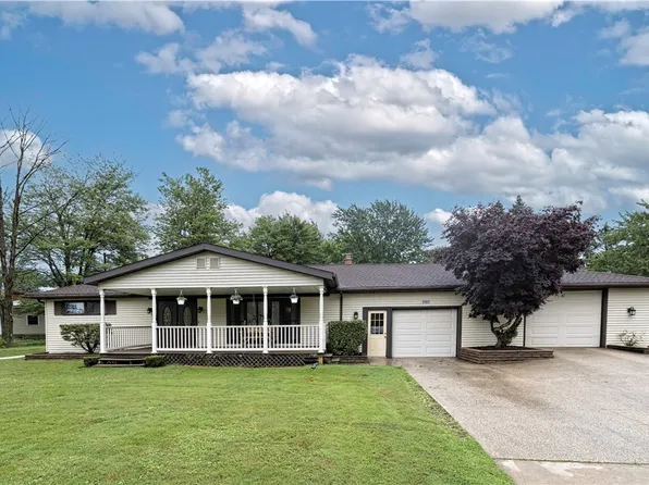 7107 Grubb Rd, Erie, PA 16506