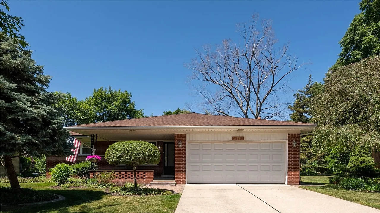 11195 Chippewa Dr — Photo 1