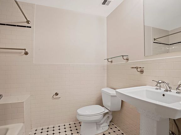 5th image of 535 Dean St APT 221